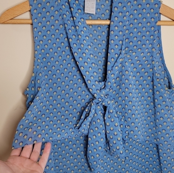 Esley | Blue & Yellow Print Tie Neck Sleeveless Blouse - Picture 5 of 6